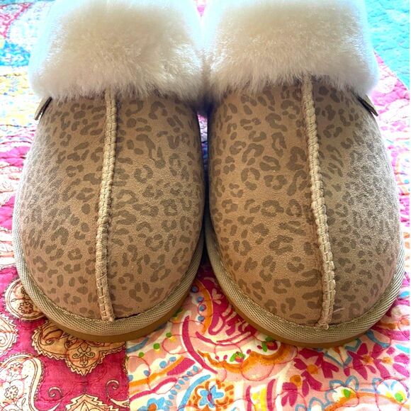 Dearfoam Fireside NWT Leopard Slippers Shearling Scuff Size 11 Women's - Picture 2 of 9